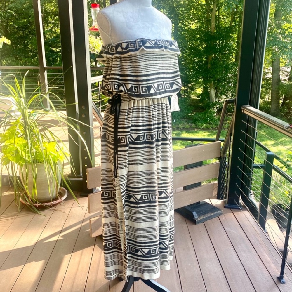 RARE FREE PEOPLE ‘HEIRLOOM’ Black & Cream Off-Shoulder Dress. Tribal design, NWT
